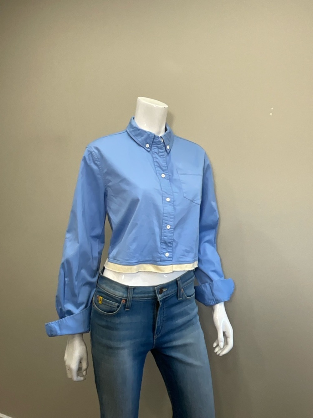 Kourt Light Blue Cropped Button Down Shirt Contrast Hem Long Sleeve Small